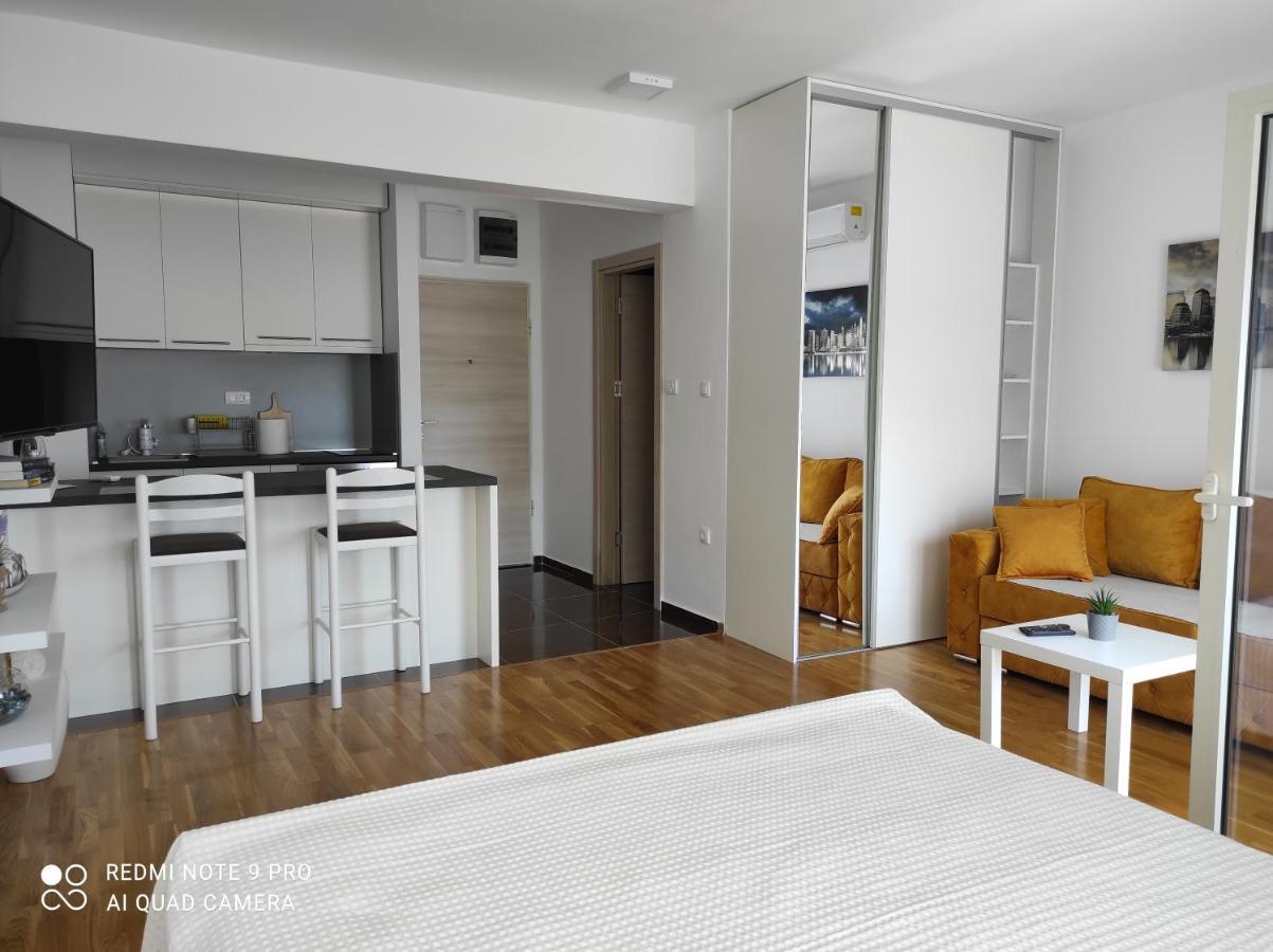 Comfort Studio With Sea View And Swimming Pool Bečići Kültér fotó